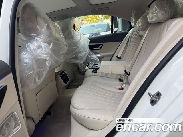 Mercedes-Benz E-Class E300 4MATIC Exclusive — пробег 30 км — фото 5 из 5