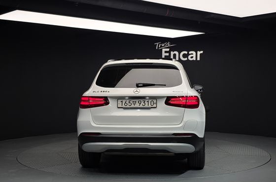 Mercedes-Benz GLC-Class GLC350e 4MATIC Premium — пробег 160 800 км — фото 4 из 5