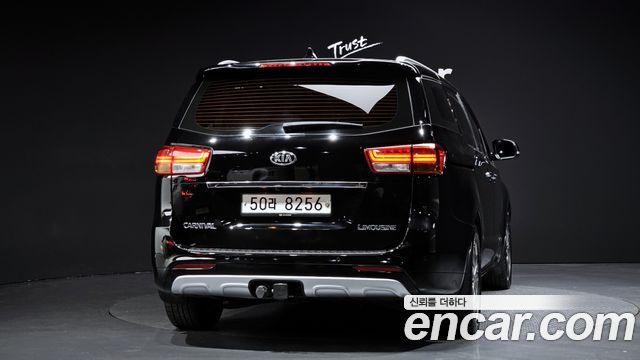 Kia Carnival 7-seater Limousine VIP — пробег 153 859 км — фото 4 из 5