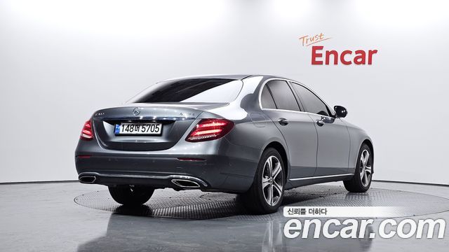 Mercedes-Benz E-Class E300 4MATIC Avnatgarde — пробег 58 832 км — фото 2 из 5