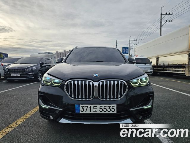 BMW X1 xDrive 20i xLine — пробег 67 700 км — фото 2 из 5