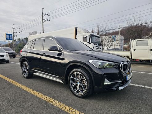 BMW X1 xDrive 20i xLine — пробег 67 700 км — фото 3 из 5
