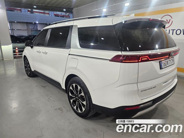 Kia Carnival 9-Seater Prestige — пробег 155 000 км — фото 3 из 5
