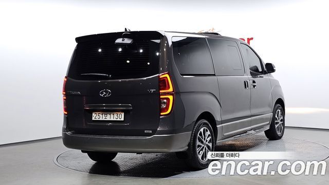 Hyundai Starex 4WD Urban 9-Seater Exclusive — пробег 142 599 км — фото 2 из 5