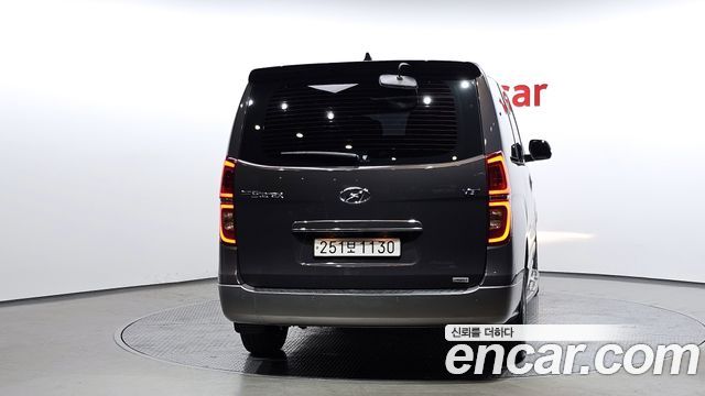 Hyundai Starex 4WD Urban 9-Seater Exclusive — пробег 142 599 км — фото 4 из 5