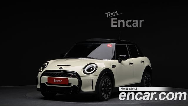 Mini Cooper 5Door Classic Third Generation — пробег 15 057 км — фото 1 из 5
