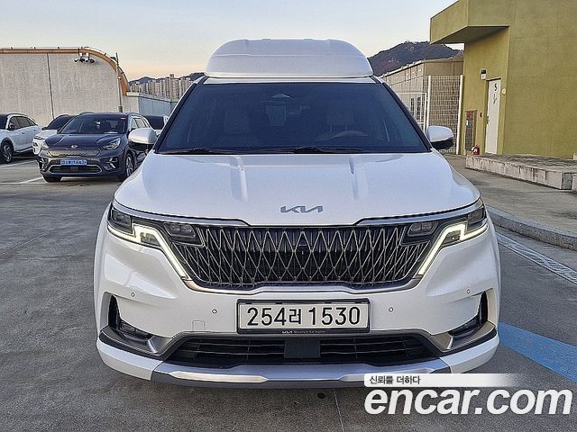 Kia Carnival Gasoline 4-Seater Hi-Limousine Signature — пробег 77 589 км — фото 1 из 5