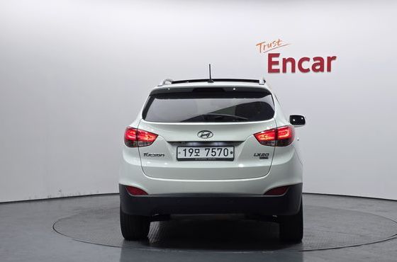 Hyundai Tucson Diesel 2WD LX20 Luxury — пробег 210 367 км — фото 4 из 5