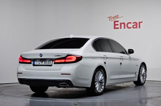 BMW 5-Series 530e Luxury — пробег 53 894 км — фото 2 из 5