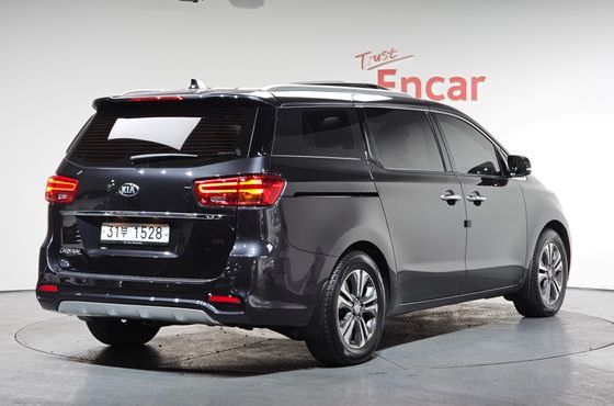 Kia Carnival 9-Seater Luxury — пробег 86 540 км — фото 2 из 5