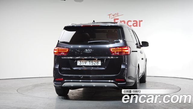 Kia Carnival 9-Seater Luxury — пробег 86 540 км — фото 4 из 5