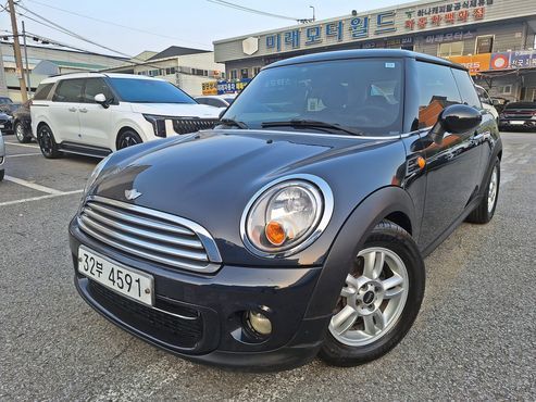 Mini Cooper SE — пробег 126 000 км — фото 1 из 5