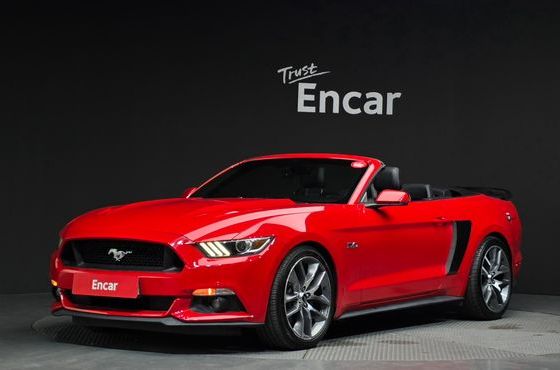 Ford Mustang GT Convertible — пробег 102 153 км — фото 1 из 5