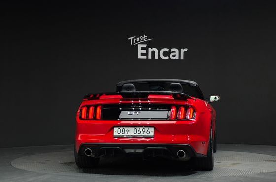 Ford Mustang GT Convertible — пробег 102 153 км — фото 4 из 5
