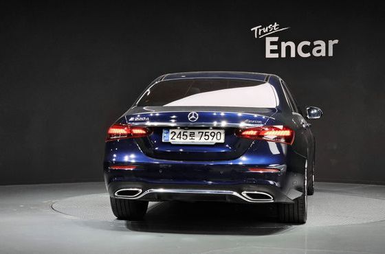 Mercedes-Benz E-Class E220d 4MATIC AMG Line — пробег 28 746 км — фото 4 из 5