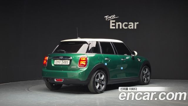 Mini Cooper 5Door 60th Edition 3rd — пробег 65 927 км — фото 2 из 5