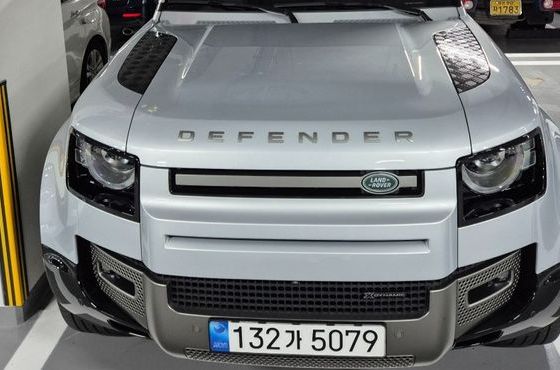 Land Rover Defender 130 D300 X-Dynamic HSE — пробег 32 800 км — фото 3 из 5