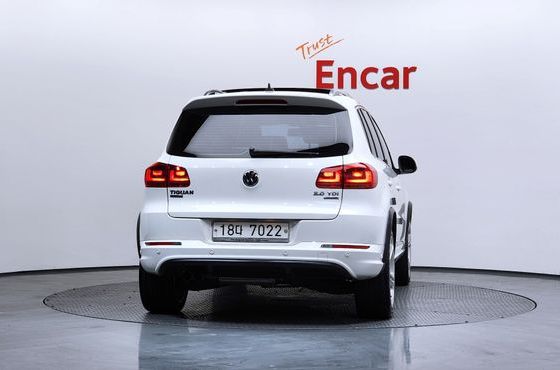 Volkswagen Tiguan 2.0 TDI R-Line 5N — пробег 93 411 км — фото 4 из 5
