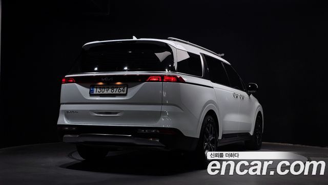 Kia Carnival 9-Seater Signature — пробег 60 909 км — фото 2 из 5