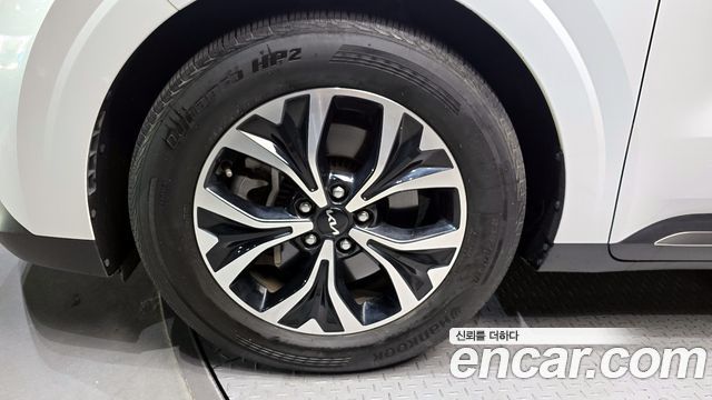 Kia Carnival 9-Seater Signature — пробег 60 909 км — фото 5 из 5