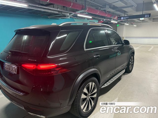 Mercedes-Benz GLE-Class GLE300d 4MATIC — пробег 31 000 км — фото 2 из 5
