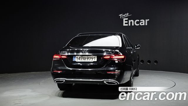 Mercedes-Benz E-Class E300e 4MATIC Exclusive — пробег 85 012 км — фото 4 из 5