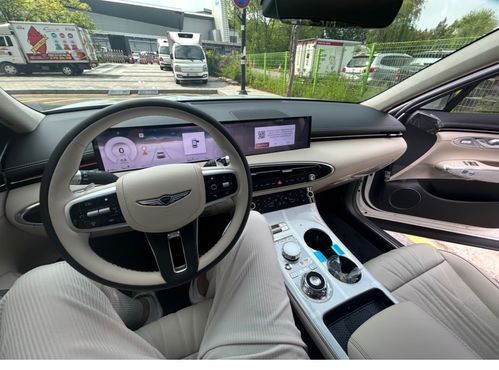 Genesis GV70 2.5T Gasoline AWD — пробег 9 600 км — фото 3 из 3