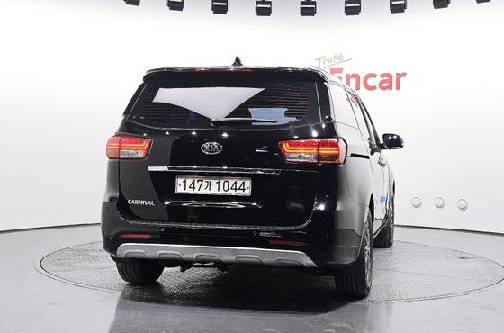 Kia Carnival 9-seater Luxury — пробег 197 900 км — фото 4 из 5
