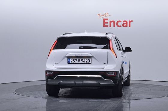 Kia Niro Signature — пробег 21 739 км — фото 4 из 5