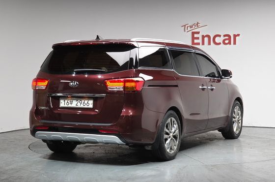 Kia Carnival 9-seater Prestige — пробег 181 770 км — фото 2 из 5