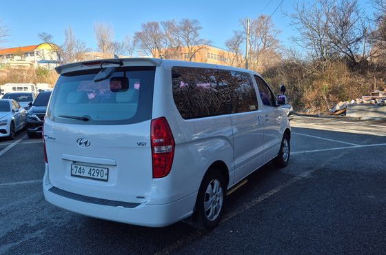 Hyundai Starex 4WD 12-Seater Wagon CVX Luxury — пробег 152 000 км — фото 4 из 5