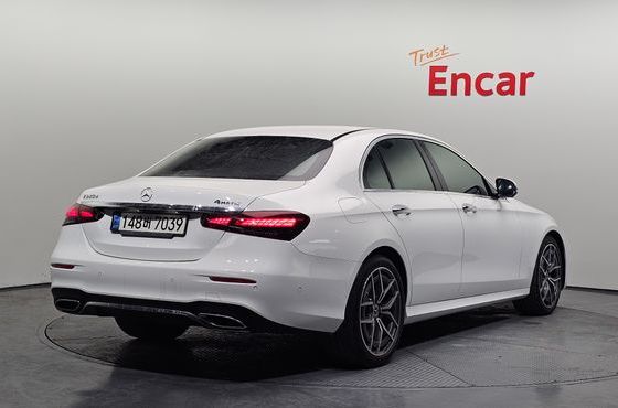 Mercedes-Benz E-Class E220d 4MATIC AMG Line — пробег 73 603 км — фото 2 из 5
