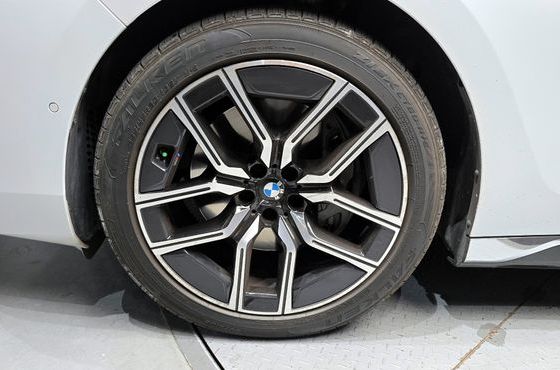 BMW 7-Series 740i xDrive M Sport — пробег 22 100 км — фото 5 из 5
