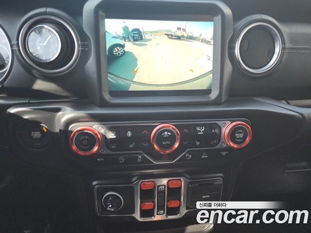Jeep Wrangler 2.0 Overland Power Top 4Door — пробег 74 100 км — фото 5 из 5