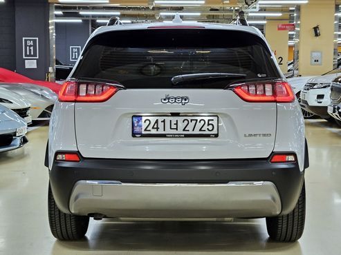 Jeep Cherokee 2.4 Limited 2WD — пробег 2 500 км — фото 4 из 5
