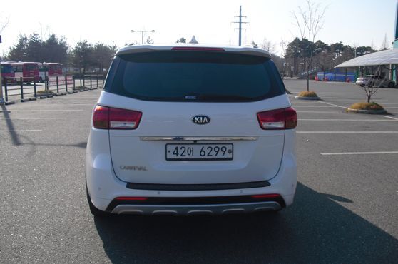 Kia Carnival 9-seater Prestige — пробег 154 490 км — фото 4 из 5