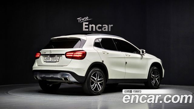 Mercedes-Benz GLA-Class GLA220 Premium — пробег 55 349 км — фото 2 из 5