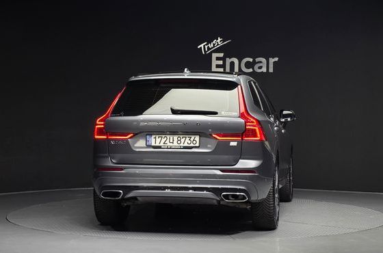 Volvo XC60 T8 R-Design — пробег 52 722 км — фото 4 из 5