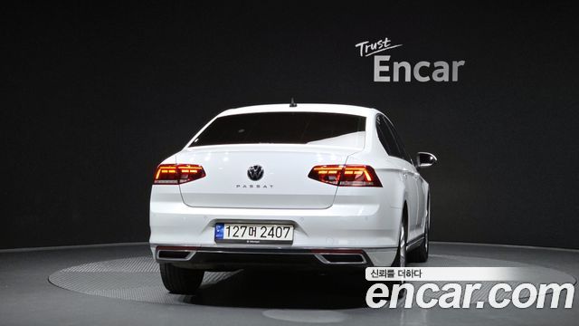 Volkswagen Passat 2.0 TDI Premium — пробег 88 972 км — фото 4 из 5