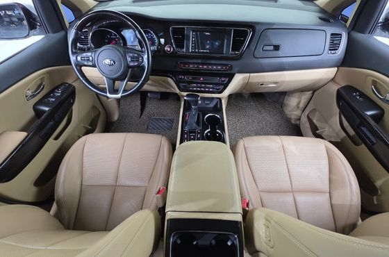 Kia Carnival 7-Seater Limousine VIP — пробег 86 140 км — фото 5 из 5