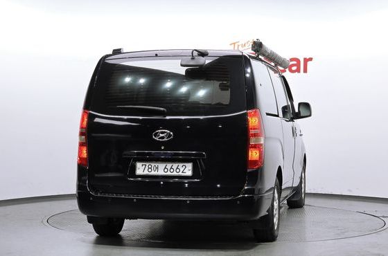 Hyundai Starex 12-Seater Wagon CVX Deluxe — пробег 227 010 км — фото 4 из 5