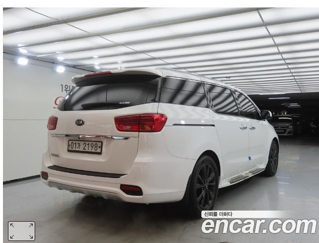 Kia Carnival из Кореи Encar