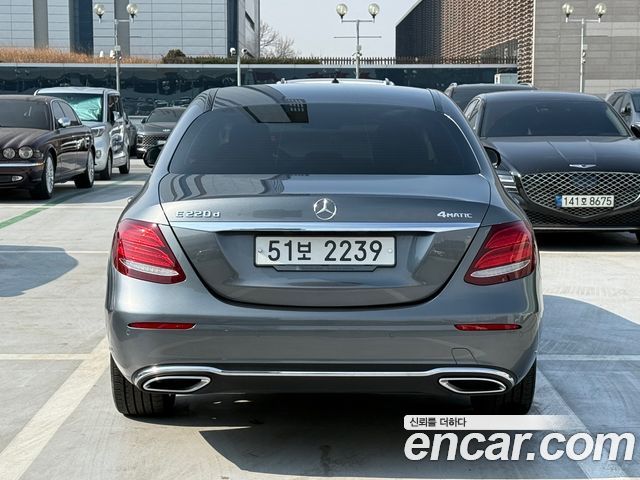 Mercedes-Benz E-Class из Кореи Encar