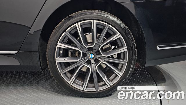 BMW 7-Series 740Li xDrive M Sport Package — пробег 178 298 км — фото 5 из 5