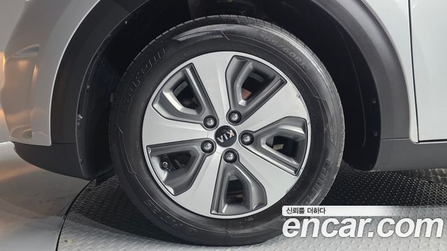 Kia Niro Prestige — пробег 137 964 км — фото 5 из 5