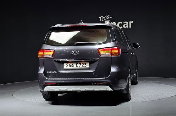 Kia Carnival 9-seater Prestige — пробег 237 365 км — фото 4 из 5