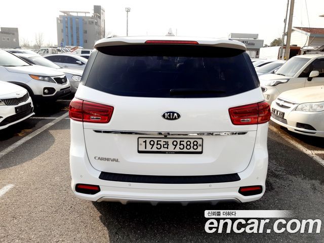 Kia Carnival из Кореи Encar