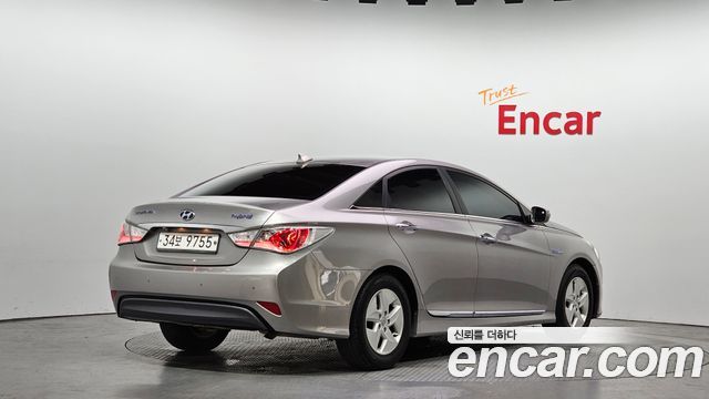 Hyundai Sonata 2.0 Premier — пробег 145 735 км — фото 2 из 5