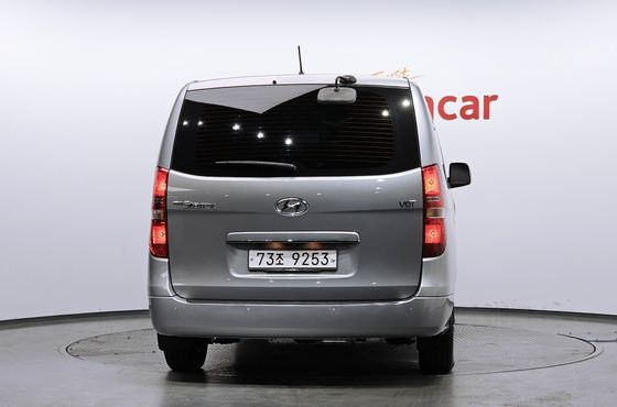 Hyundai Starex 11-Seater Wagon Smart — пробег 140 159 км — фото 4 из 5