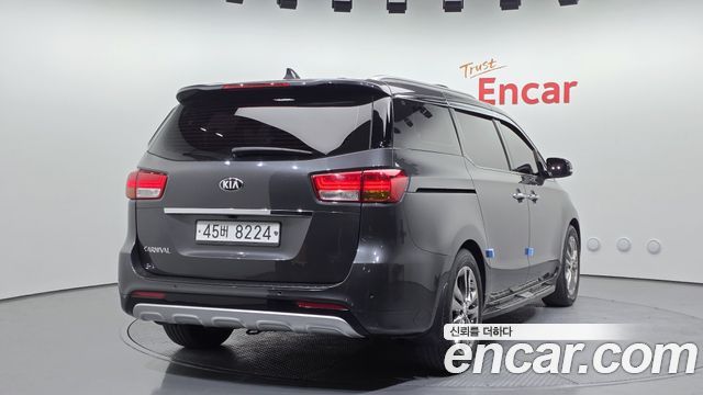 Kia Carnival 9-seater Noblesse — пробег 177 281 км — фото 2 из 5